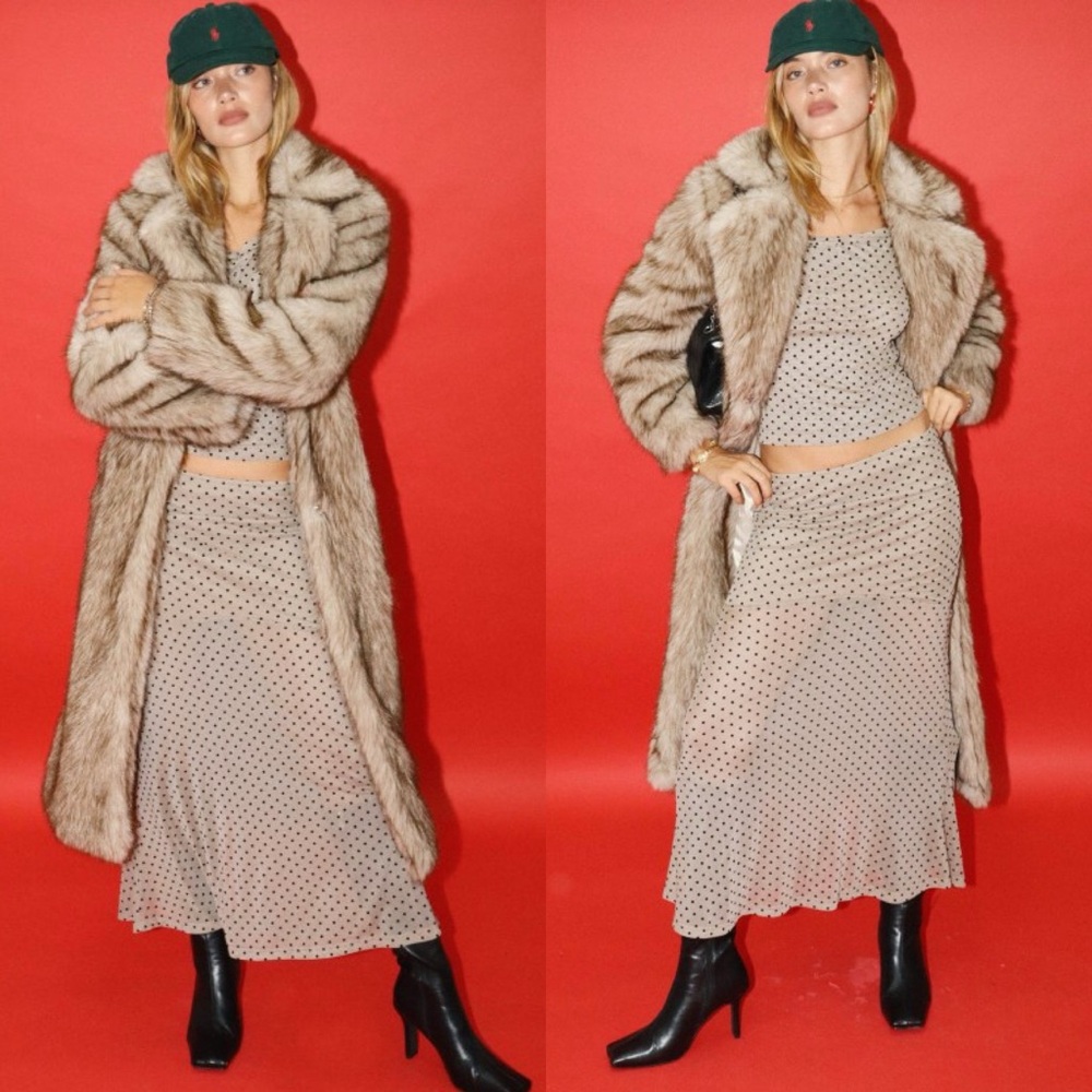 🎄24 HOUR SALE🎄 The Vanderbilt Taupe Belted Faux Fur Coat - Picture 7 of 9